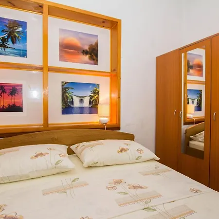 Apartments More تروغير