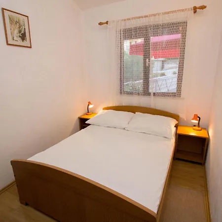 Apartments More Трогир