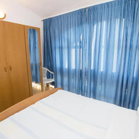 Apartments More Апартаменты *